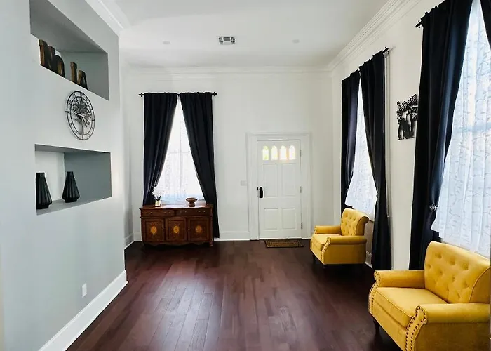 Walk To French Quarter Canal Suite Guesthouse